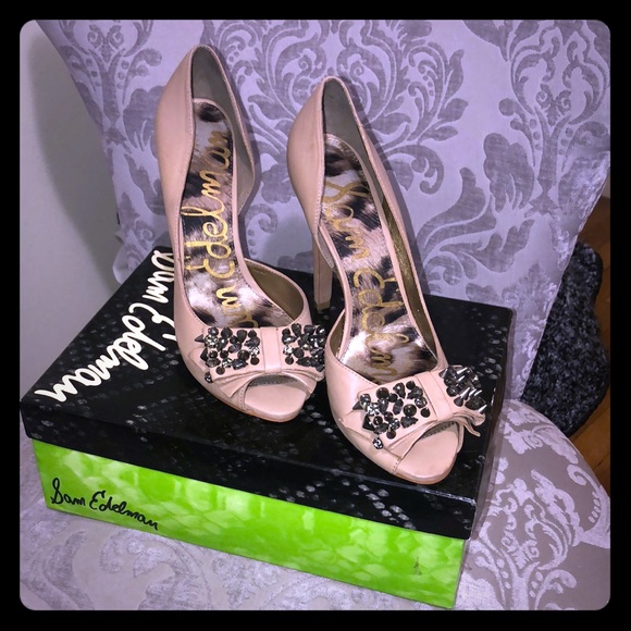 Shoes - Picture 1 of 5